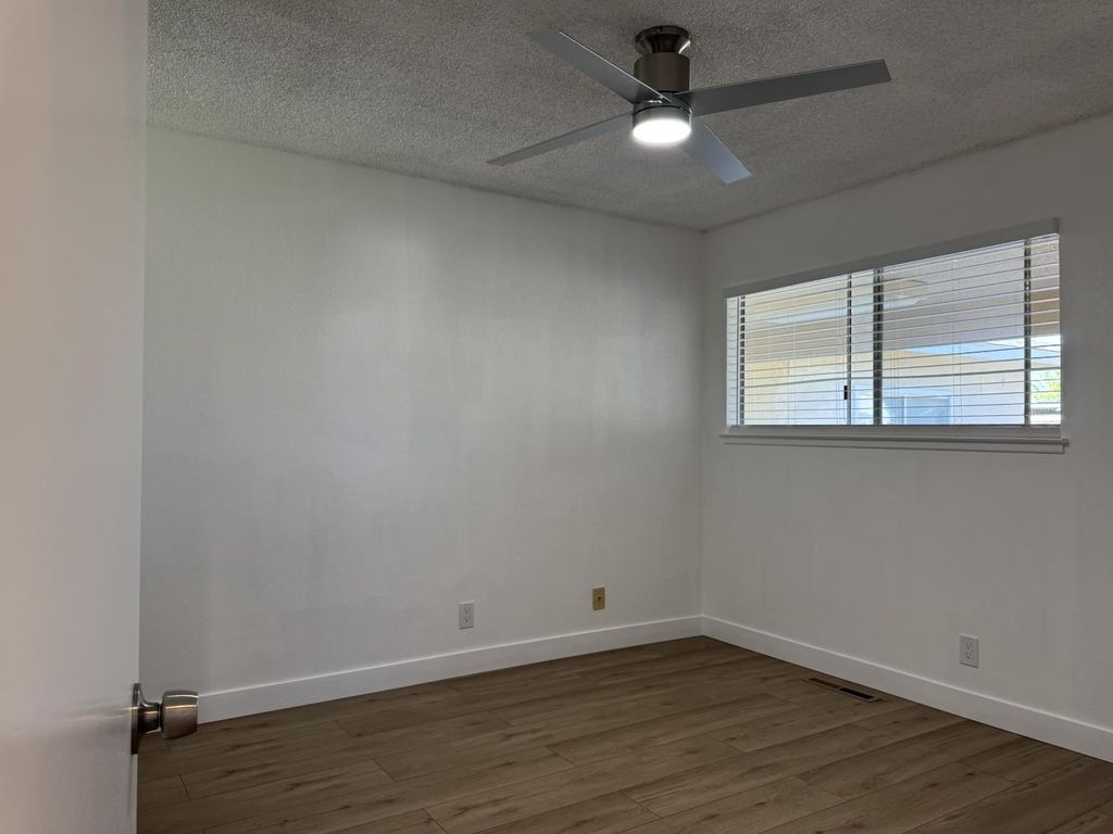 Image 14 of property listing at 6620 N Sierra Vista Avenue, Fresno, CA 93710