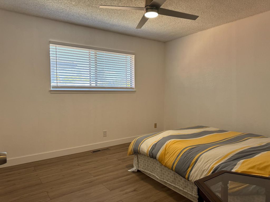 Image 16 of property listing at 6620 N Sierra Vista Avenue, Fresno, CA 93710