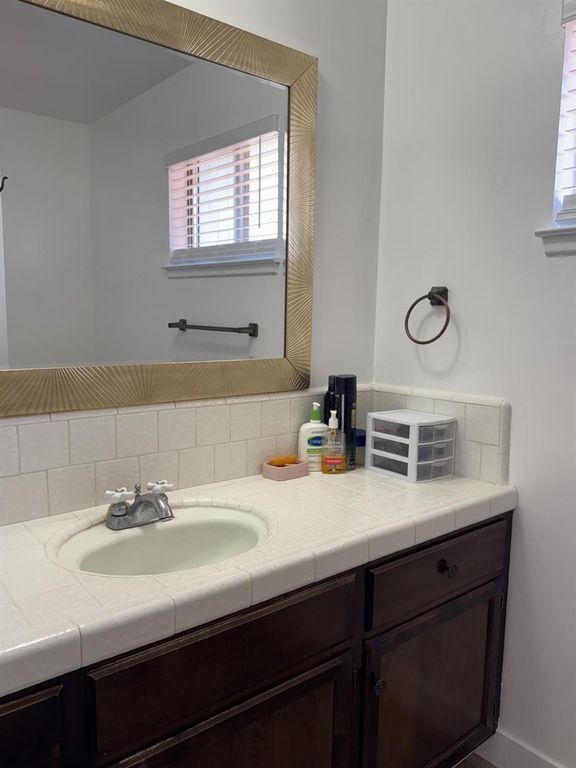 Image 23 of property listing at 6620 N Sierra Vista Avenue, Fresno, CA 93710
