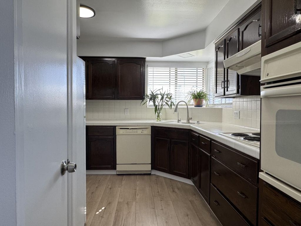 Image 4 of property listing at 6620 N Sierra Vista Avenue, Fresno, CA 93710