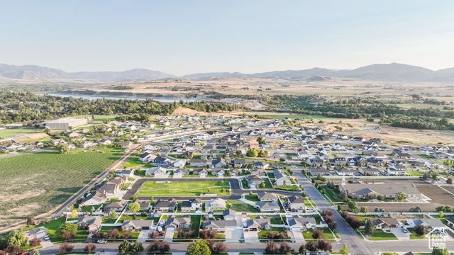 637 W 150 N, Hyrum, UT 84319