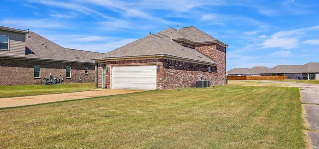 325 AZALEA DR, Somerville, TN 38068
