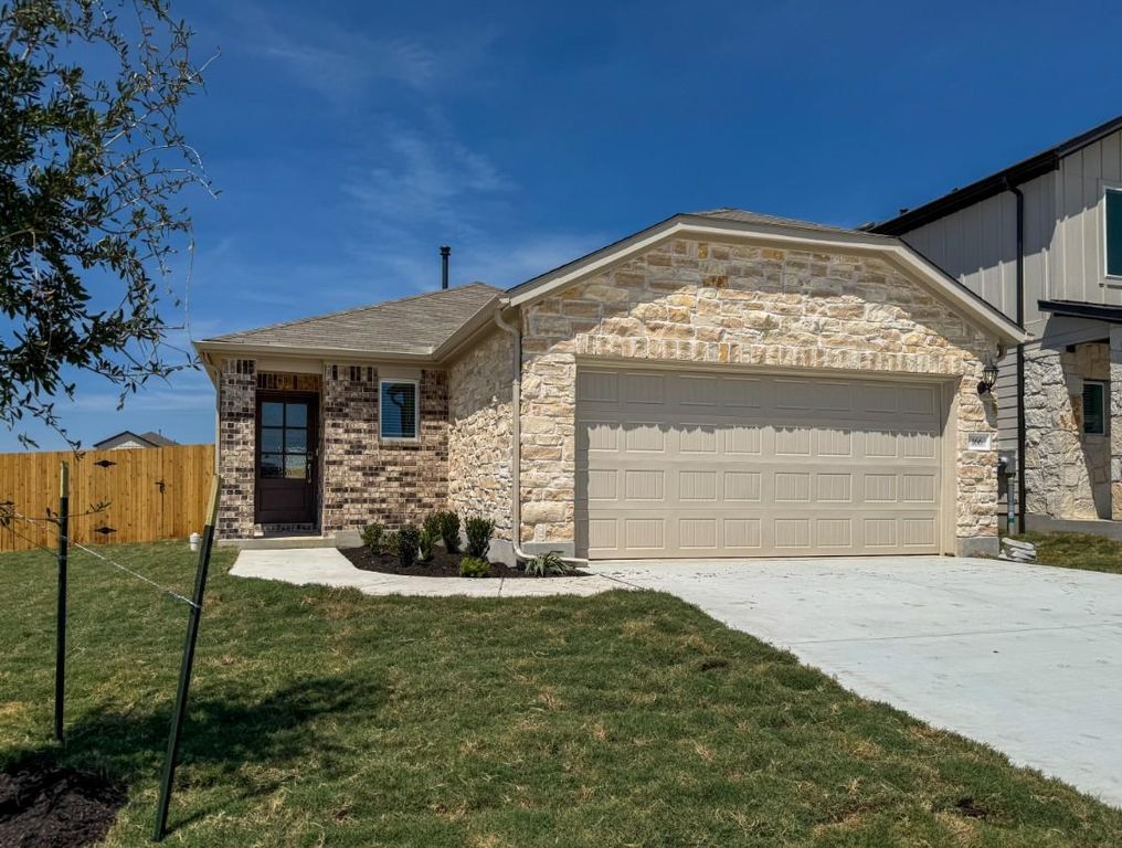 166 Jake Pine DR, Buda, TX 78610