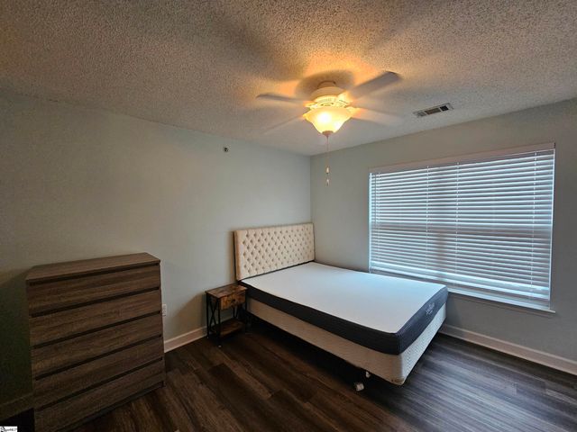 731 Harts Cove Way, Seneca, SC 29678