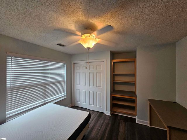 731 Harts Cove Way, Seneca, SC 29678