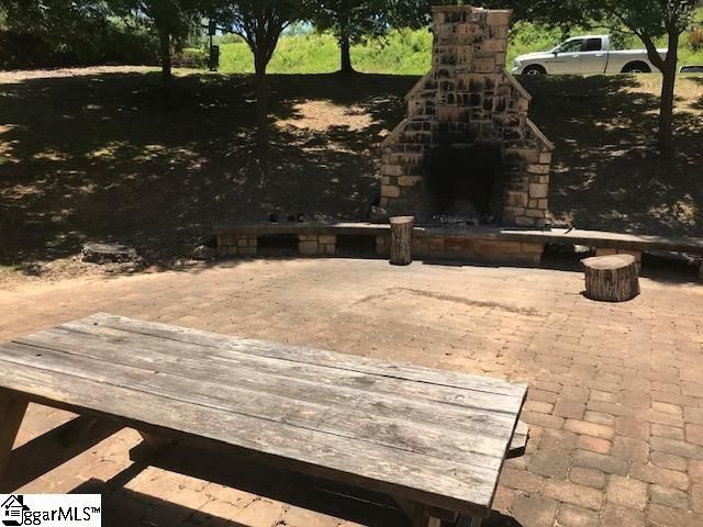 731 Harts Cove Way, Seneca, SC 29678