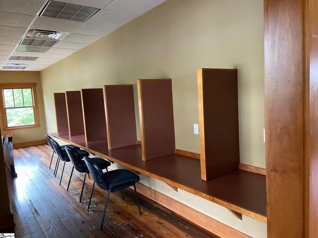 731 Harts Cove Way, Seneca, SC 29678