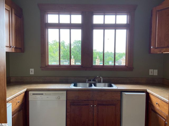 731 Harts Cove Way, Seneca, SC 29678