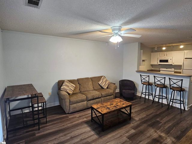 731 Harts Cove Way, Seneca, SC 29678