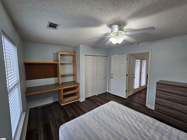 731 Harts Cove Way, Seneca, SC 29678