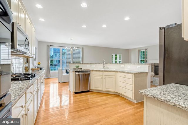 25138 JUSTICE DR, Chantilly, VA 20152