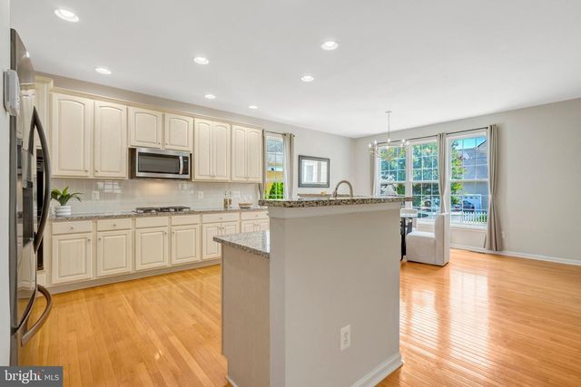 25138 JUSTICE DR, Chantilly, VA 20152