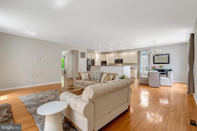 25138 JUSTICE DR, Chantilly, VA 20152