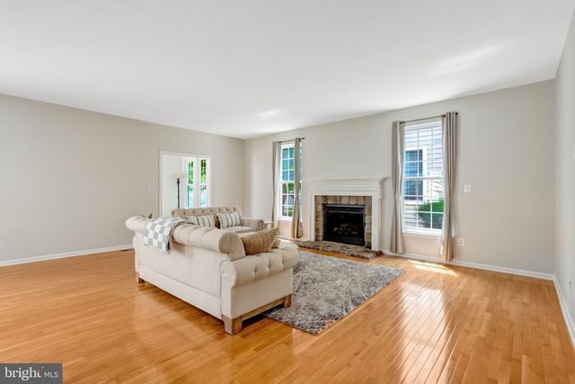 25138 JUSTICE DR, Chantilly, VA 20152