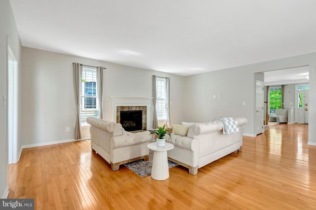 25138 JUSTICE DR, Chantilly, VA 20152