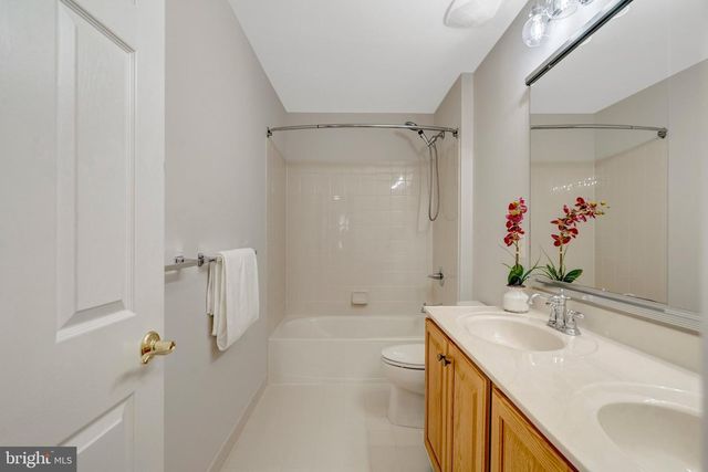 25138 JUSTICE DR, Chantilly, VA 20152