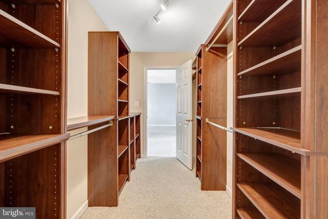 25138 JUSTICE DR, Chantilly, VA 20152