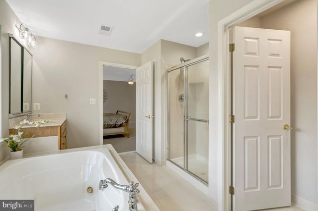 25138 JUSTICE DR, Chantilly, VA 20152