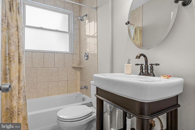 2 NEW HAMPSHIRE AVE, Cherry Hill, NJ 08002
