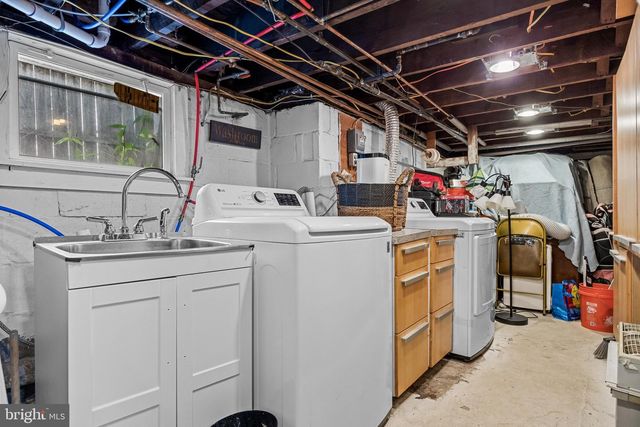 2 NEW HAMPSHIRE AVE, Cherry Hill, NJ 08002