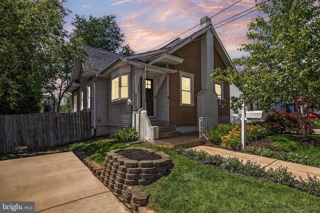 2 NEW HAMPSHIRE AVE, Cherry Hill, NJ 08002
