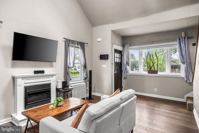 2 NEW HAMPSHIRE AVE, Cherry Hill, NJ 08002