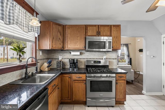 2 NEW HAMPSHIRE AVE, Cherry Hill, NJ 08002