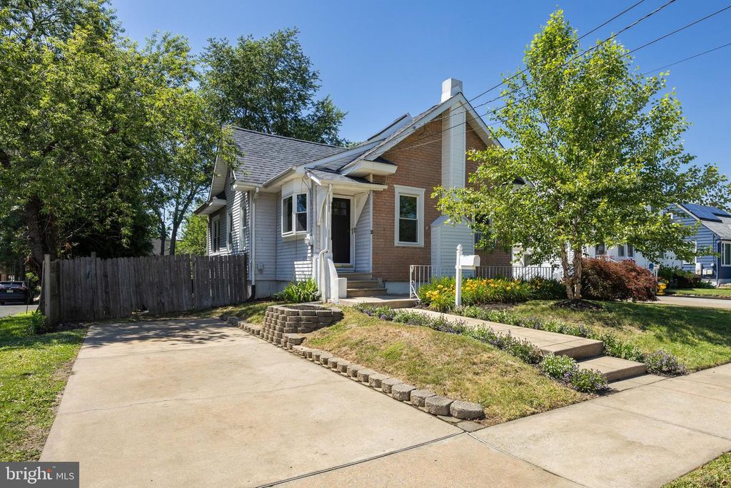 2 NEW HAMPSHIRE AVE, Cherry Hill, NJ 08002
