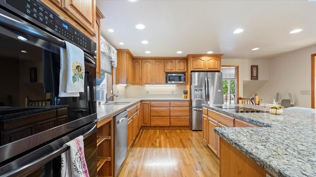 226 Pinetree Ln, Richland, WA 99352