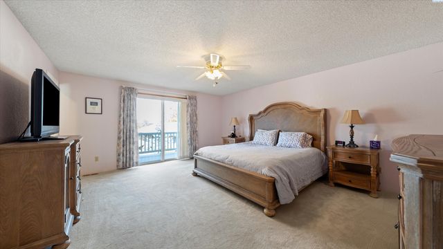 226 Pinetree Ln, Richland, WA 99352