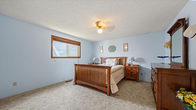 226 Pinetree Ln, Richland, WA 99352