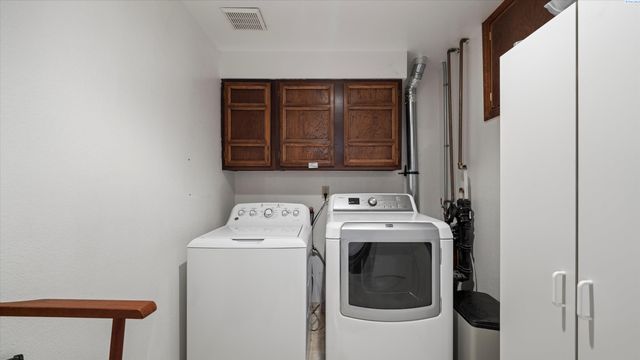 226 Pinetree Ln, Richland, WA 99352