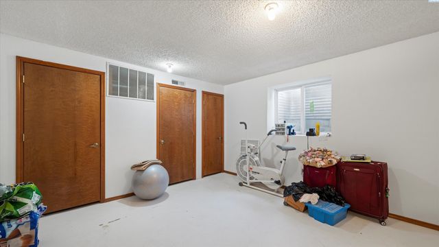 226 Pinetree Ln, Richland, WA 99352