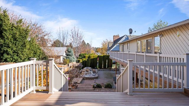 226 Pinetree Ln, Richland, WA 99352