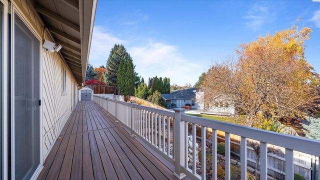 226 Pinetree Ln, Richland, WA 99352