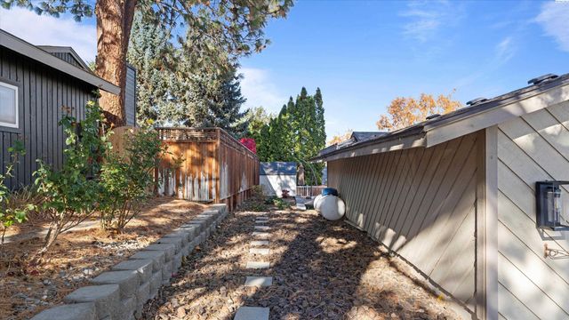 226 Pinetree Ln, Richland, WA 99352