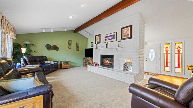 226 Pinetree Ln, Richland, WA 99352