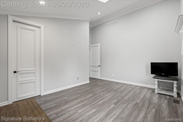 727 McDougal Drive, Waterford Charter Township, MI 48327