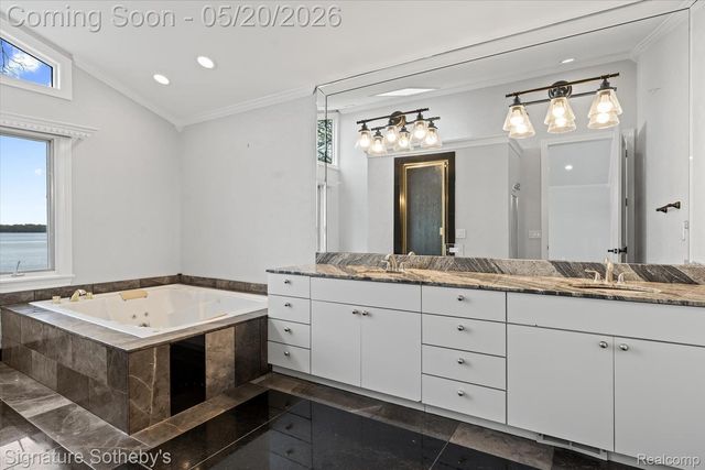 727 McDougal Drive, Waterford Charter Township, MI 48327