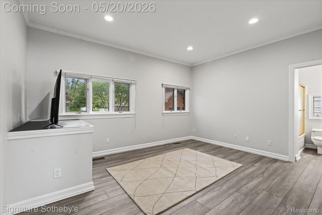 727 McDougal Drive, Waterford Charter Township, MI 48327