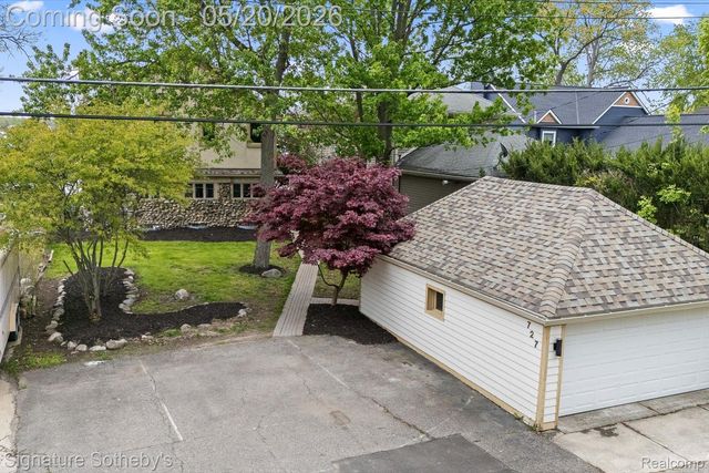 727 McDougal Drive, Waterford Charter Township, MI 48327