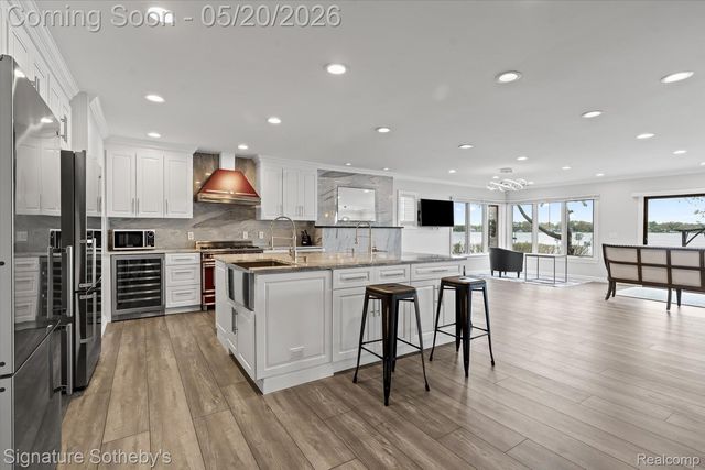 727 McDougal Drive, Waterford Charter Township, MI 48327