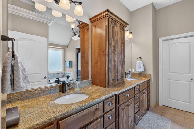2528 E German Ivy Street, Springfield, MO 65804