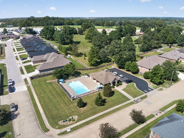 2528 E German Ivy Street, Springfield, MO 65804