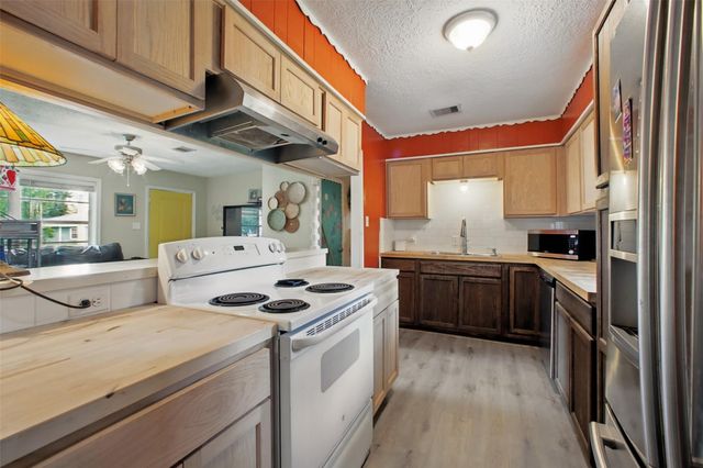 603 Briarwood Drive, Baytown, TX 77520