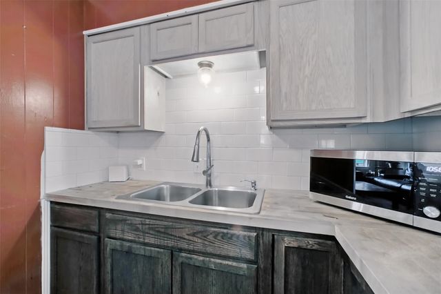 603 Briarwood Drive, Baytown, TX 77520