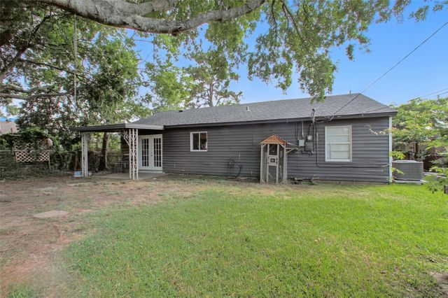 603 Briarwood Drive, Baytown, TX 77520