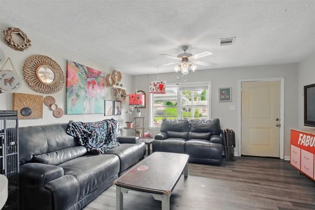 603 Briarwood Drive, Baytown, TX 77520