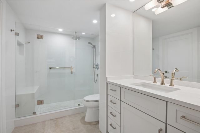 5100 Bayview Drive 106, Fort Lauderdale, FL 33308