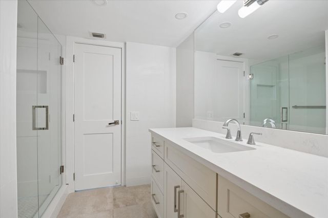 5100 Bayview Drive 106, Fort Lauderdale, FL 33308